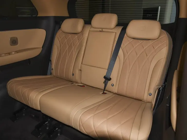 DENZA D9 DM-i Interior