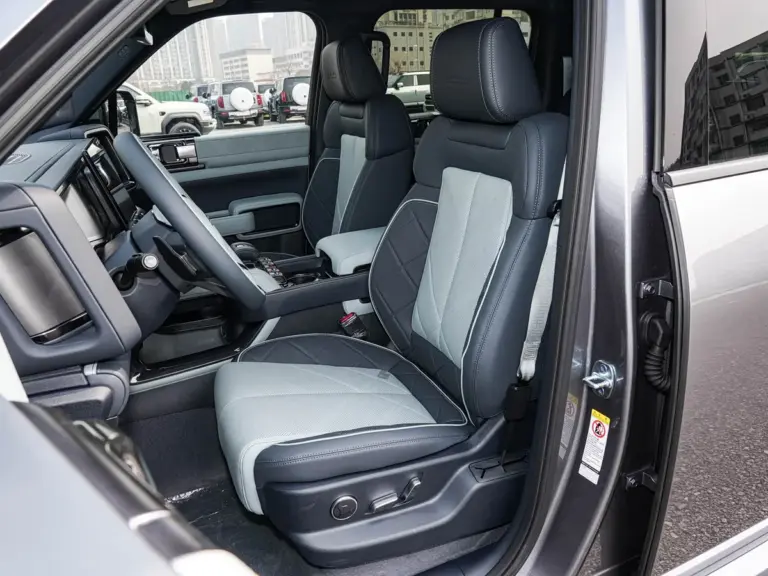 Fangchengbao 5 Interior