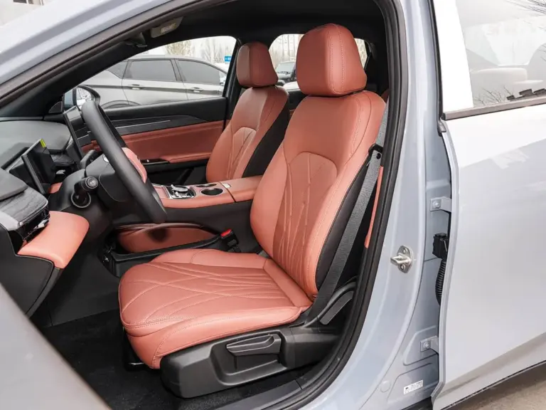 Geely Galaxy L6 Interior