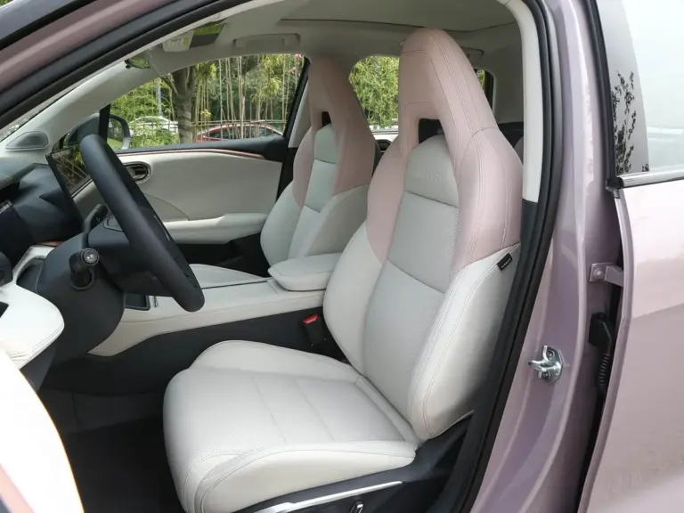 Lynk & Co 06 Interior