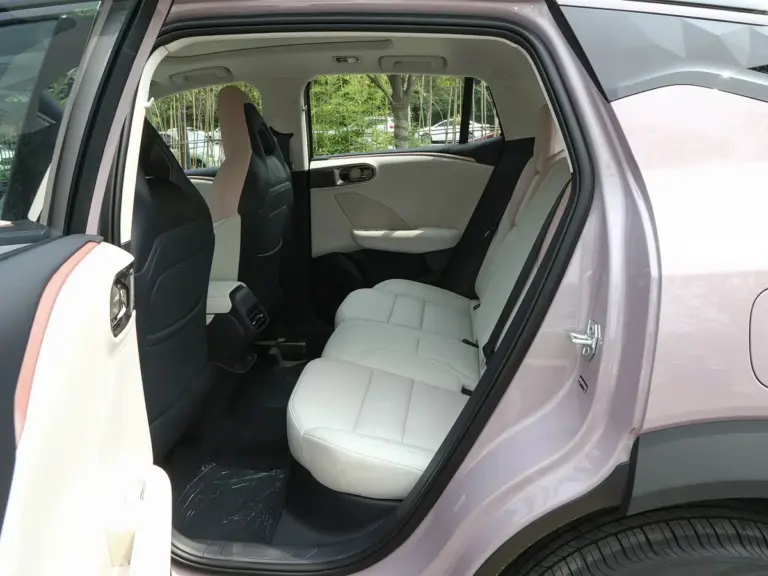Lynk & Co 06 Interior