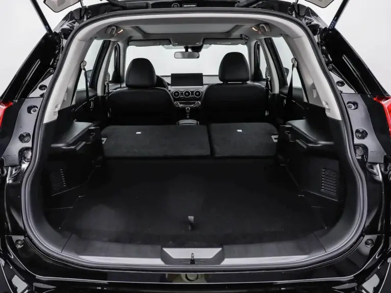 Nissan X-Trail Interior