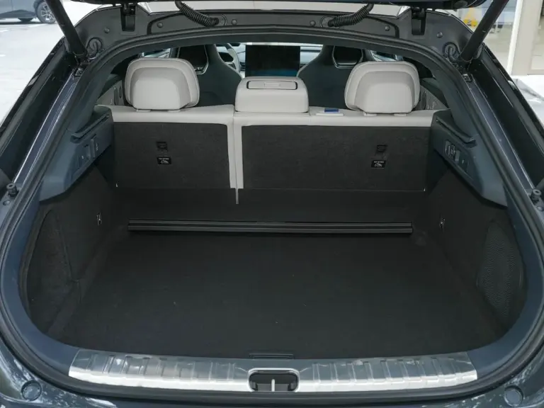 ZEEKR 001 Interior