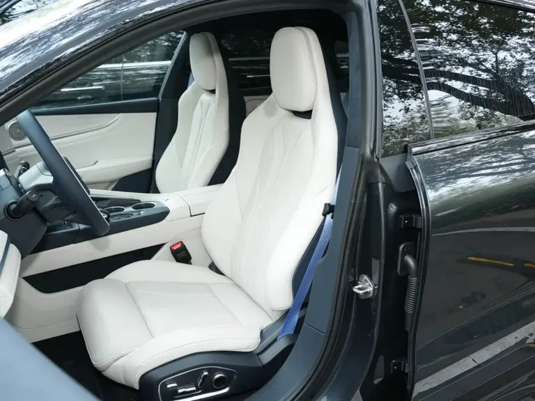 ZEEKR 001 Interior