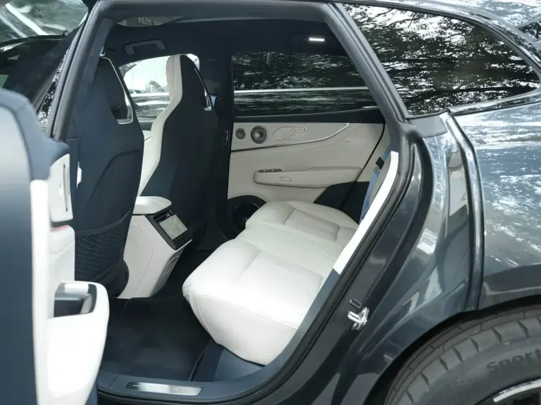 ZEEKR 001 Interior